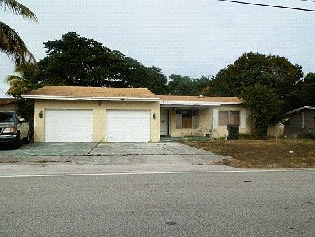 1st image of 859 NE 38th St