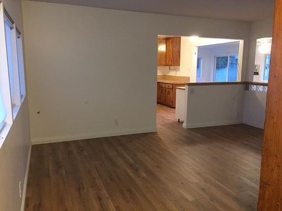 5th image of 17437 Blythe St