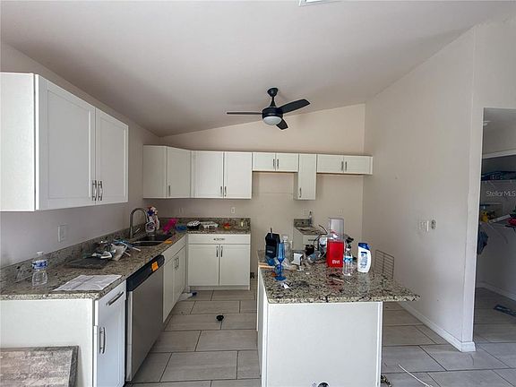 3rd image of 514 NE 5TH PLACE