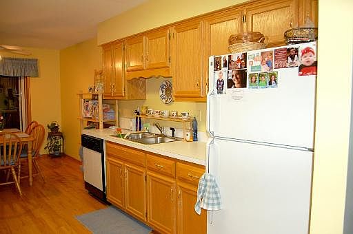 4th image of 9 Saint Moritz Dr