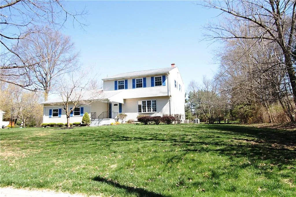 34 Taylor Rd photo 1