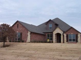 1350 Stone Crest Dr, Edmond, OK 73034