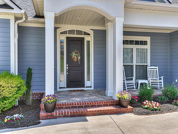 3rd image of 170 Rock Maple Ct