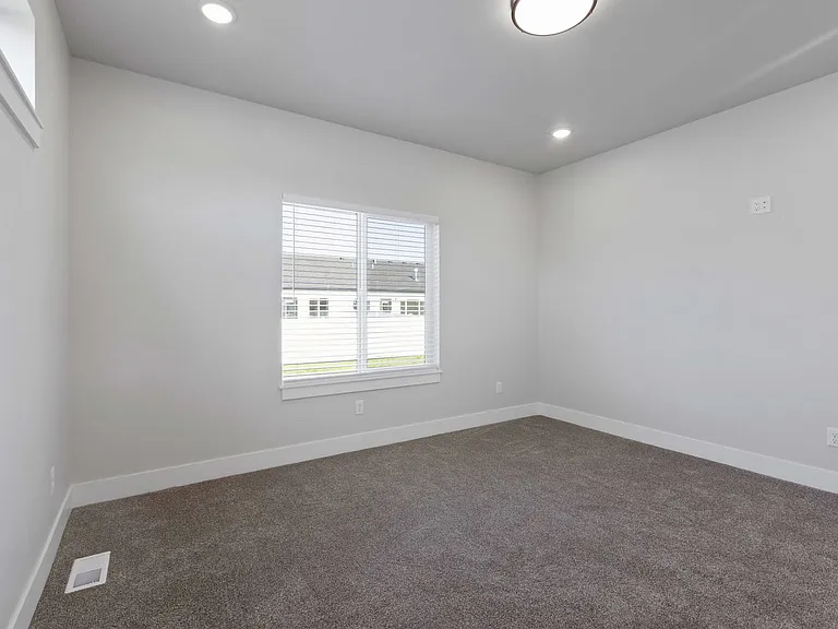 656 Jeanine Dr — Photo 25