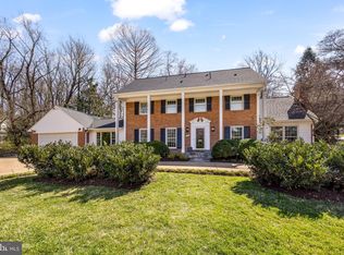 6547 Mapledale Ct, Falls Church, VA 22041