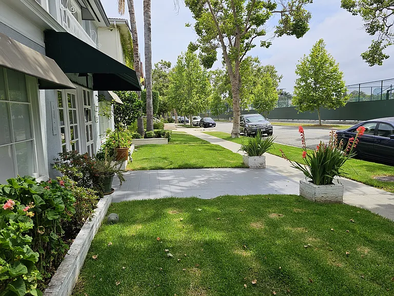 236 S Rexford Dr #1/4 — Photo 23