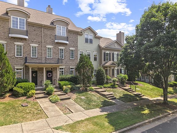 2nd image of 1438 Burnside Dr