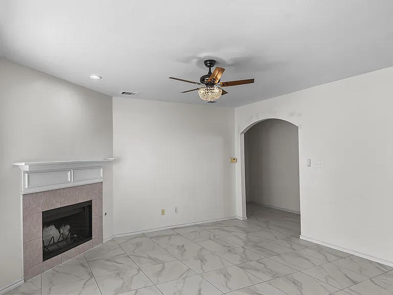 2509 Heather Glen Dr — Photo 4