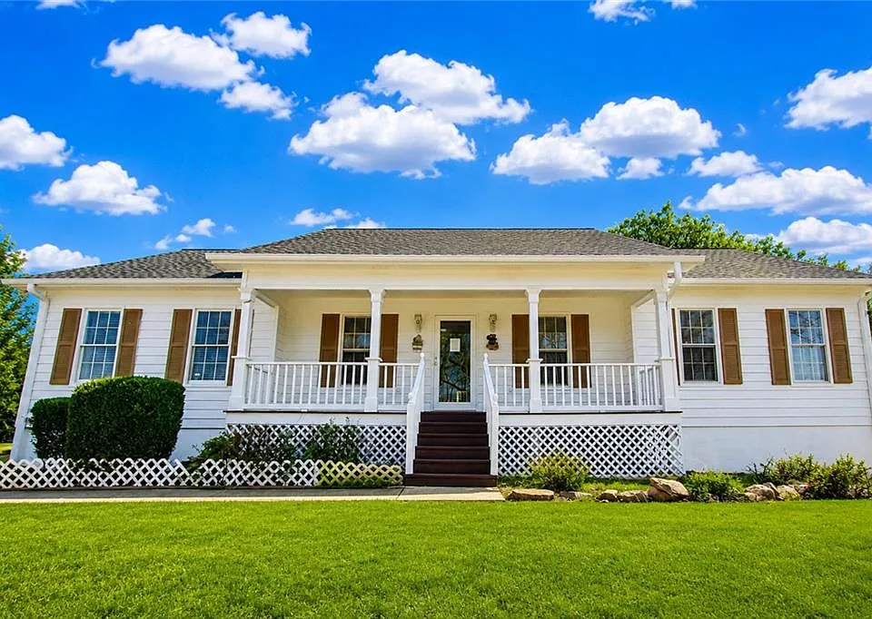 818 Springlake Rd