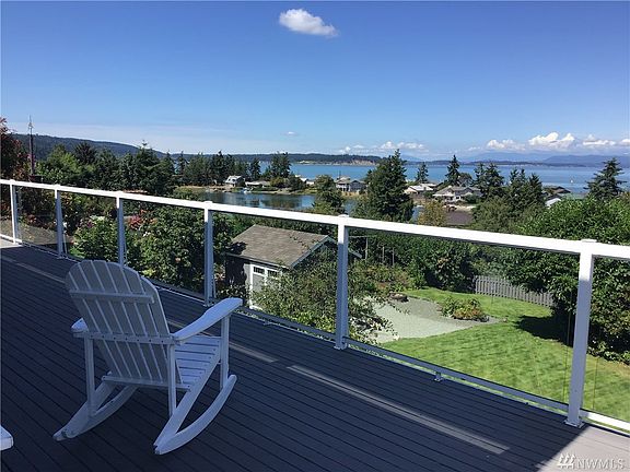 2nd image of 1415 Country Club Dr