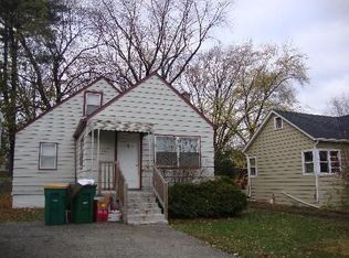 1302 Witchwood Ln, Round Lake Beach, IL 60073