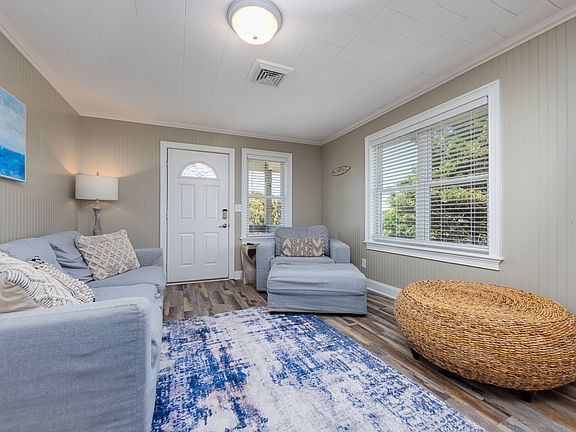 4th image of 1629 Sir Walter Rd #1