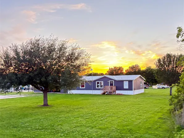 9062 Drachenberg Rd, Beasley, TX 77417