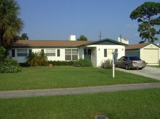 3322 Pinehurst Dr, Lake Worth, FL 33467