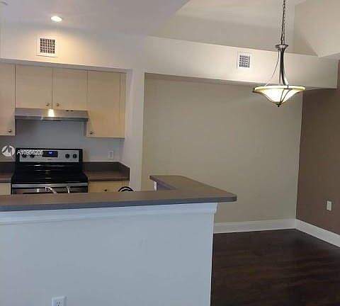 2nd image of 2427 Centergate Dr APT 301