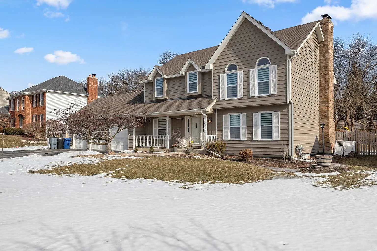 601 Greens View Dr photo 1