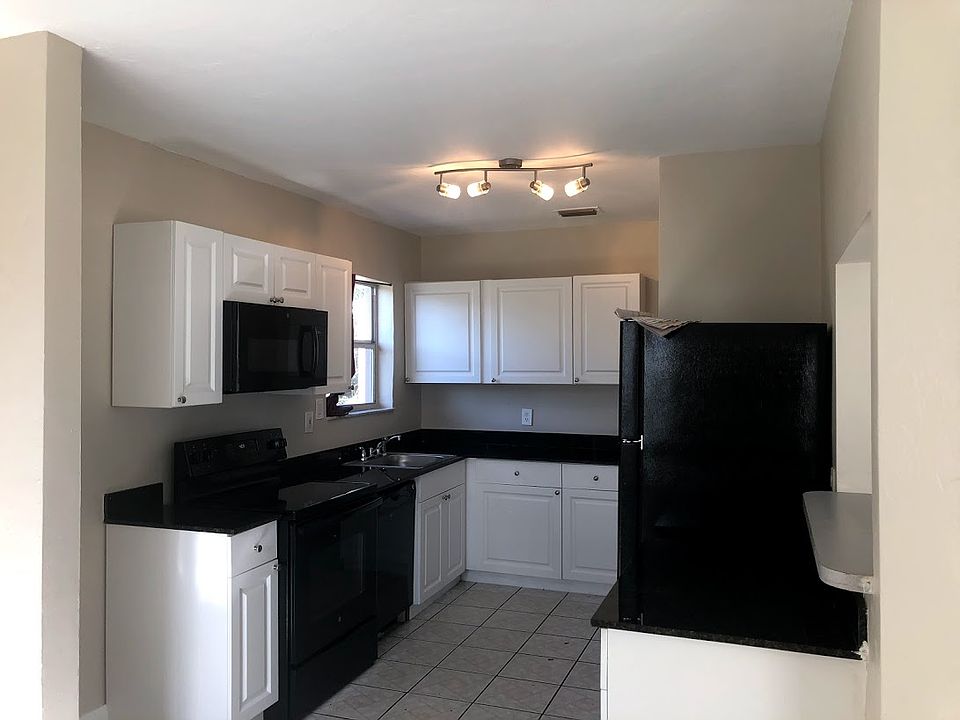 1st image of 1607 NW 14th Ct