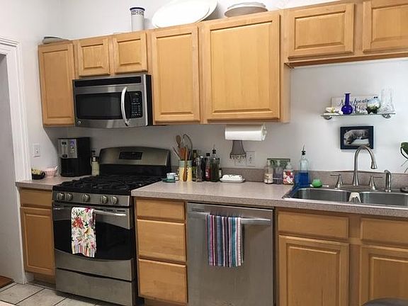 3rd image of 309 Cedar St #1