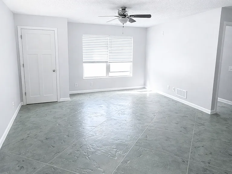 Eagle Crossing Apartments — Photo 15