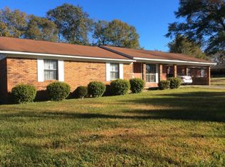 907 Fridge St, Ellisville, MS 39437