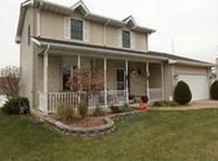 8701 Hamlin Pl, Crown Point, IN 46307