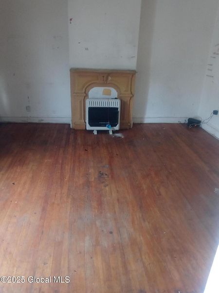 2nd image of 42 Garfield Place
