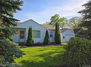 4769 Midland Ave, Waterford, MI
