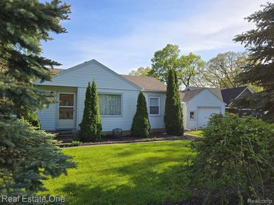 4769 Midland Ave, Waterford, MI, 48329
