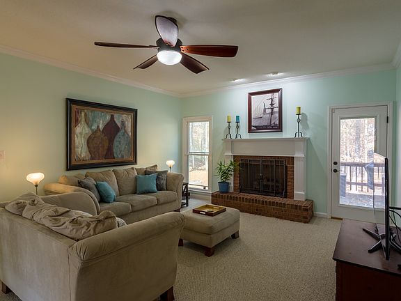5th image of 215 Longwood Ln