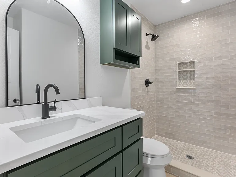1001 Belvedere Dr — Photo 2