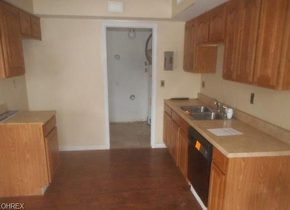 3rd image of 20485 Williamsburg Ct #219B