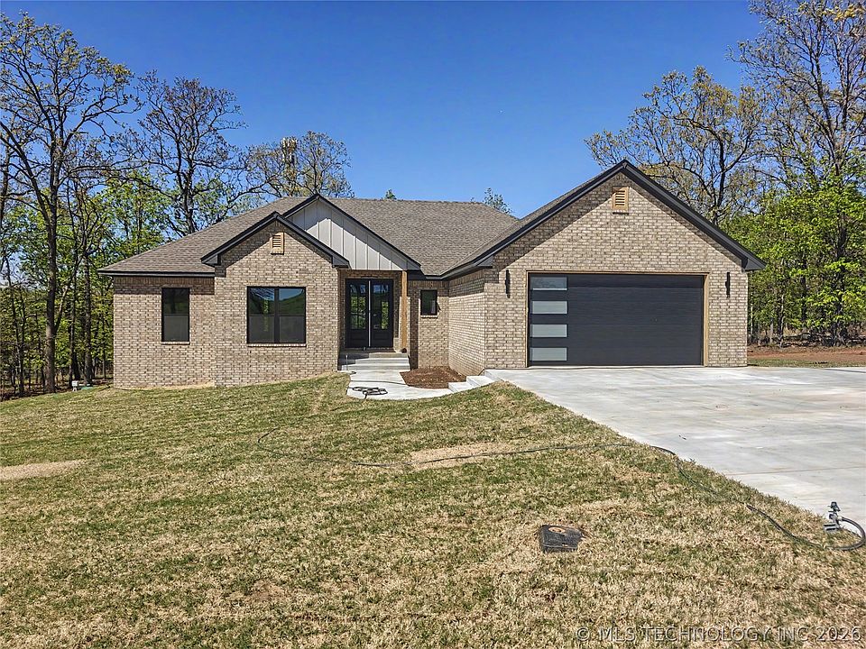 1st image of 745 Winsor Pl
