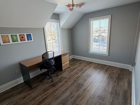 4th image of 64 Park Rd N