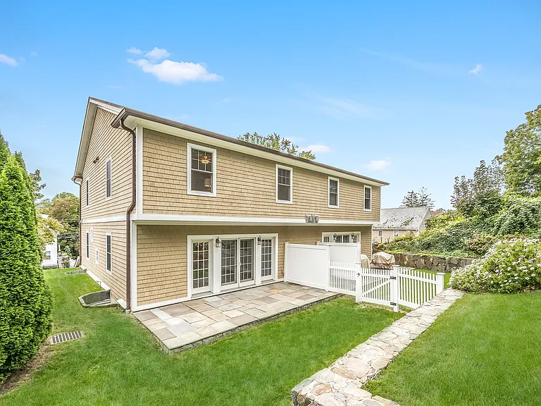 40 Oak Ridge St — Photo 19