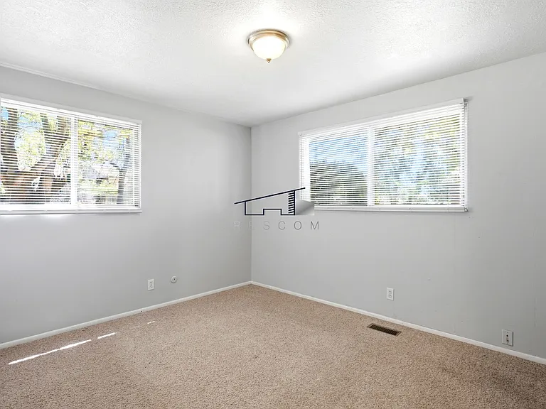 4850 S Duplex — Photo 9