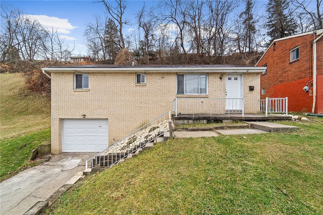 241 Bramble St photo 1