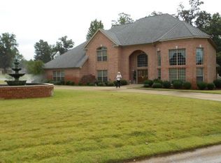 1316 Windsor Ct, Benton, AR 72019