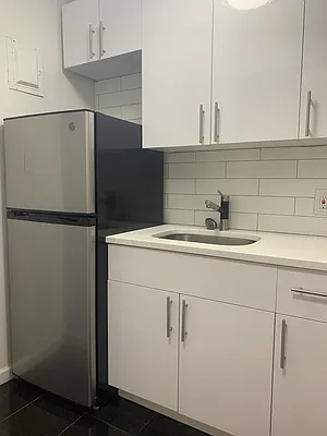 Rented by Dynamik Realty | media 8