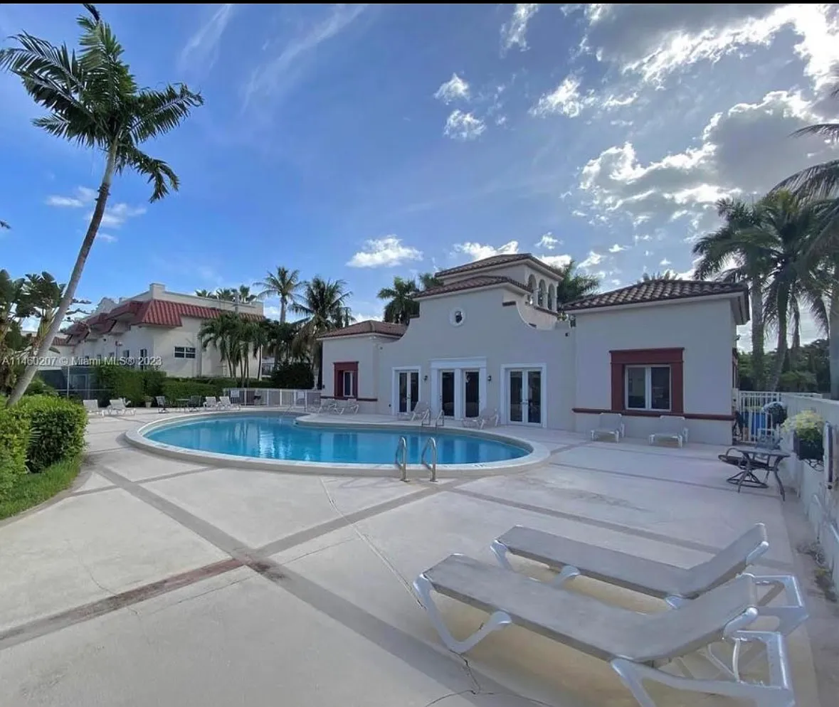 2 bed, 2.5 bath, 960 sqft, $2,650 — Photo 1