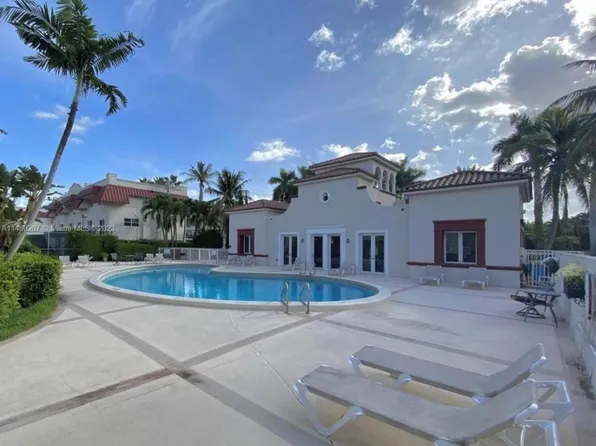 8600 SW 67th Ave, Pinecrest, FL
