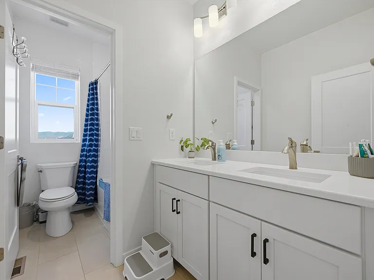 8989 Bellsong Dr — Photo 15