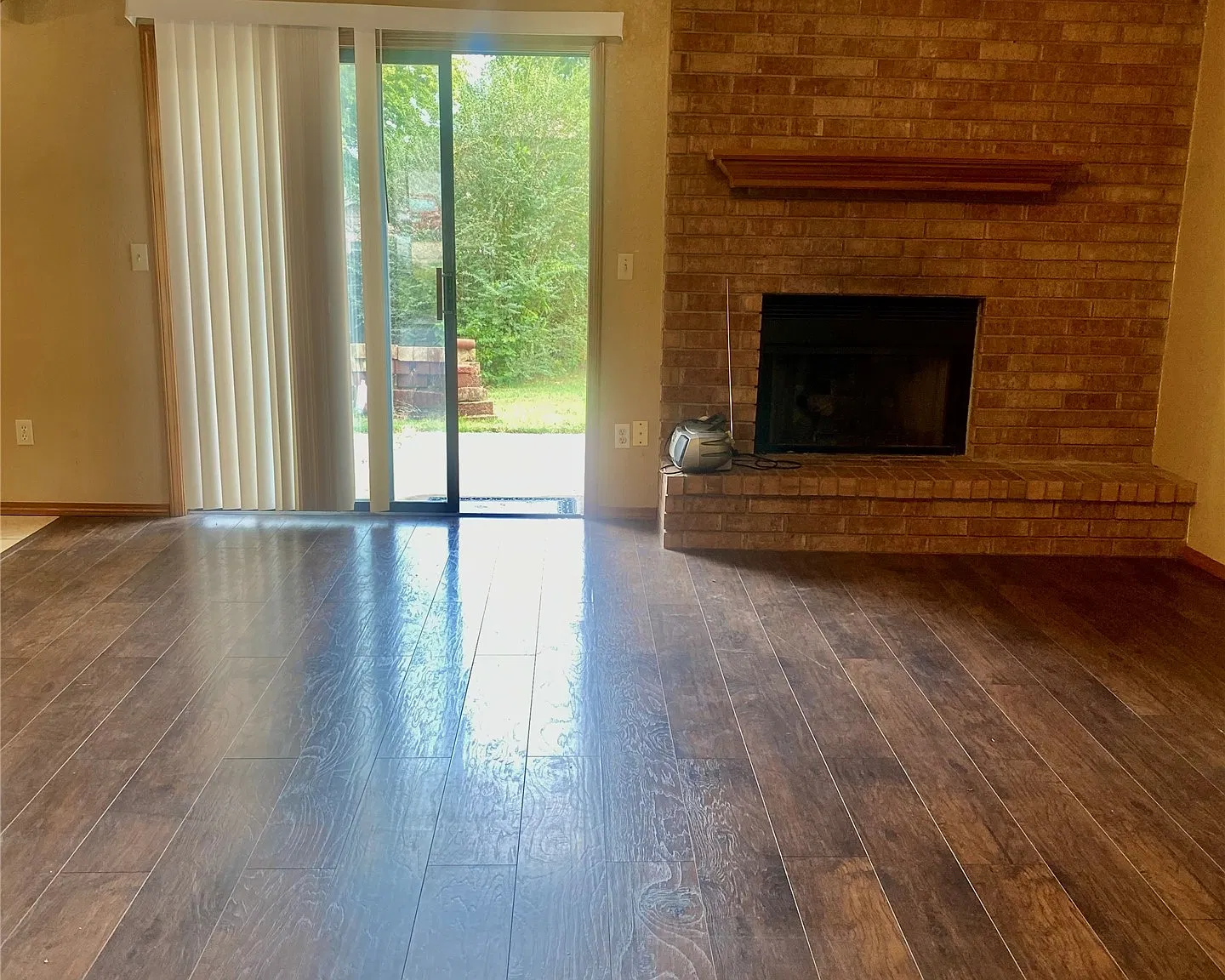 3 bed, 2.0 bath, 1521 sqft, $1,500 — Photo 2