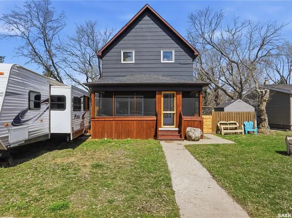 56 Iroquois STREET W, Moose Jaw, SK S6H 5A5