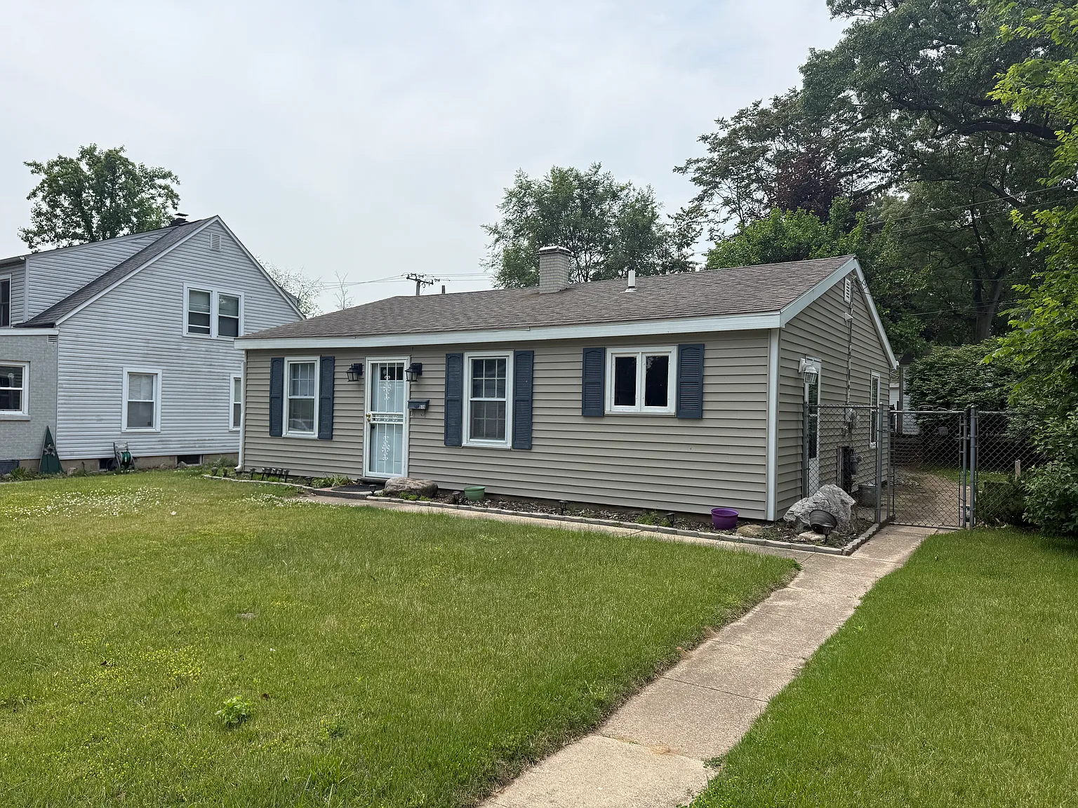 3 bed, 1132 sqft, $2,700 — Photo 2