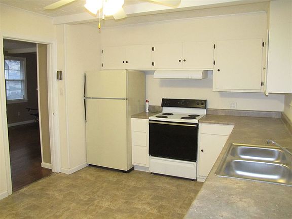 4th image of 213 E 3rd North St