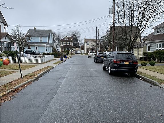 4th image of 61 1st St