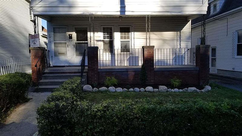 2nd image of 1333-1335 MAIN Street