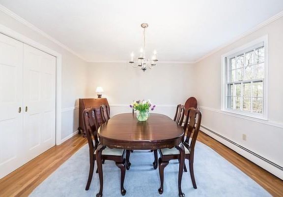 5th image of 6 Lillian Dr