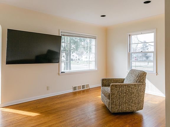 3rd image of 3000 Jefferson Ave SE