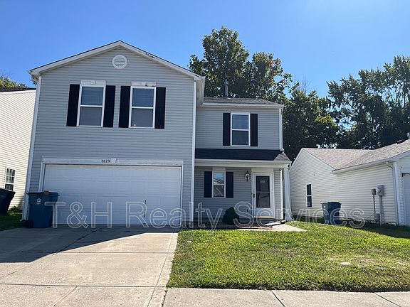 2nd image of 2029 Dutch Elm Dr